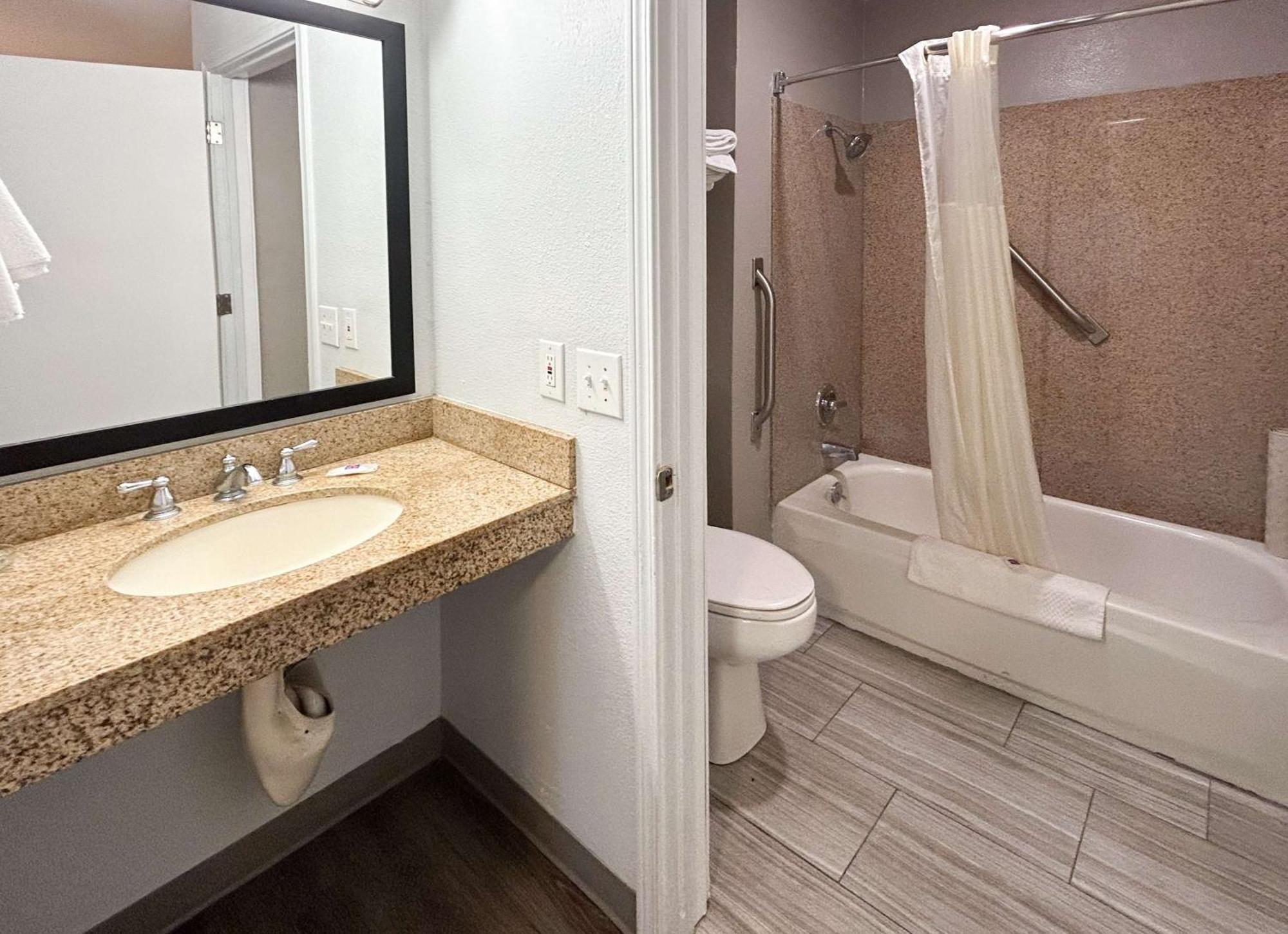 Studio 6 Suites Vancouver Wa Waterfront Kültér fotó